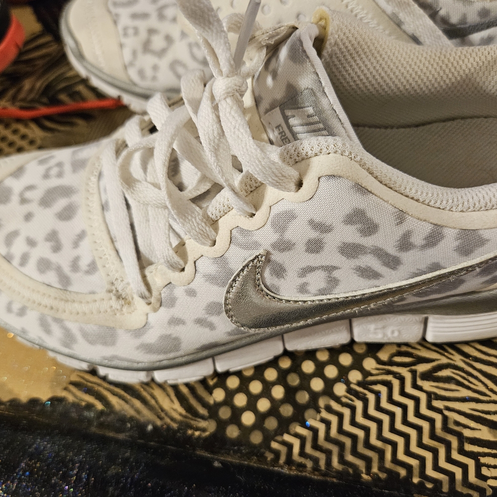 Nike Women's Leopard Print Athletic Shoes - Picture 3 of 5